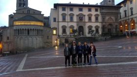 b_280_0_16777215_0_0_images_arezzo_05.jpg